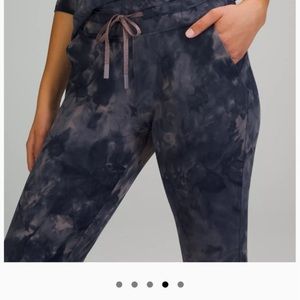 Lululemon ready to rulu joggers